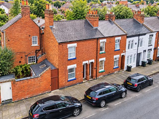 Edward Road, Clarendon Park, Leicester LE2, 3 bed shared accommodation to rent, £1,300 pcm | PrimeLocation