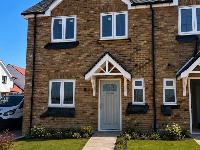 Edward Way, Polegate BN26 3 bed end of terrace house to rent £1,700 pcm £392 pw