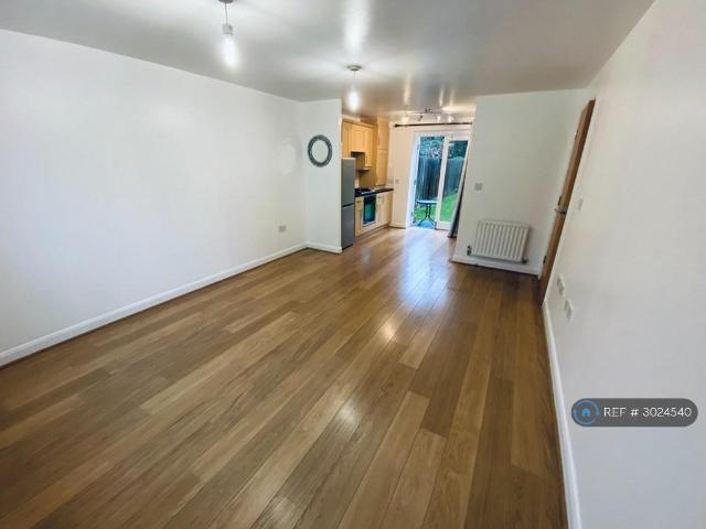 Edward Vinson Drive, Faversham, ME13 1 bed flat to rent £1,025 pcm £237 pw