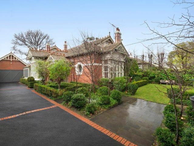 Edwardian Grandeur, Exceptional Family Living