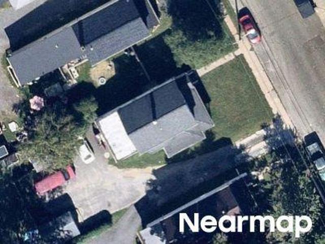 Edwards Ave