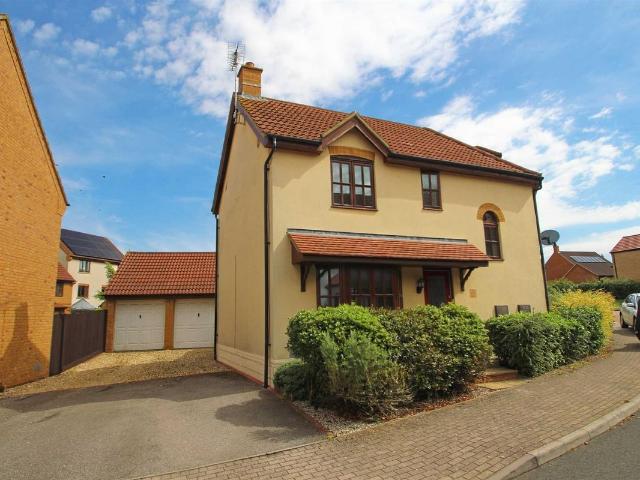 Edzell Crescent, Westcroft MK4, 4 bed end terrace house to rent, £1,750 pcm | PrimeLocation
