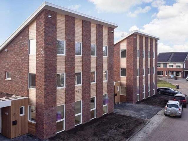Eengezinswoning, 2 onder 1 kapwoning te huur in Almelo