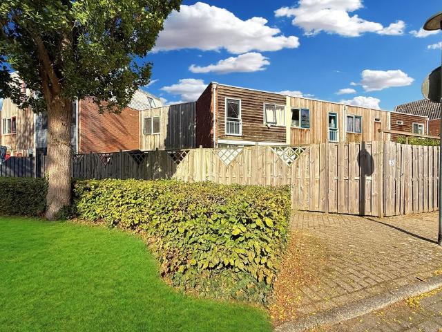 Eengezinswoning, geschakelde woning te huur in Almere