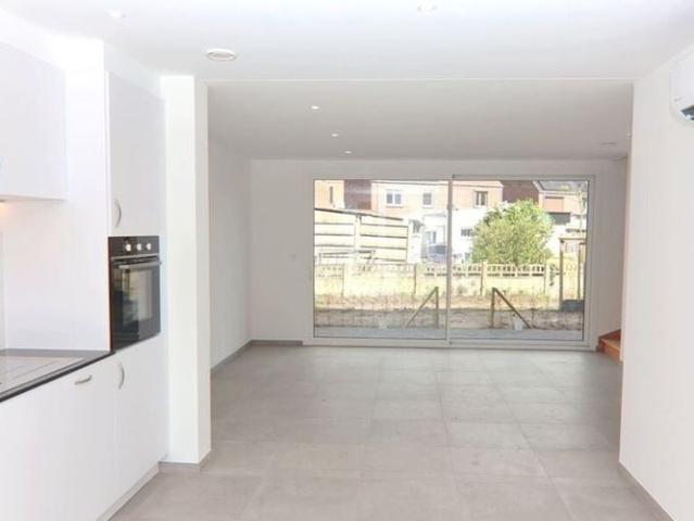 Eengezinswoning te huur in Bree voor € 1.200 met 3 slaapkamers