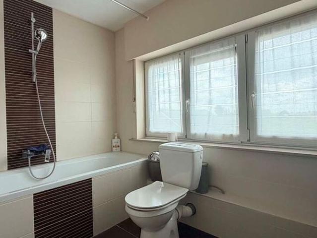 Eengezinswoning te huur in Escanaffles voor € 1.150 met 3 slaapkamers