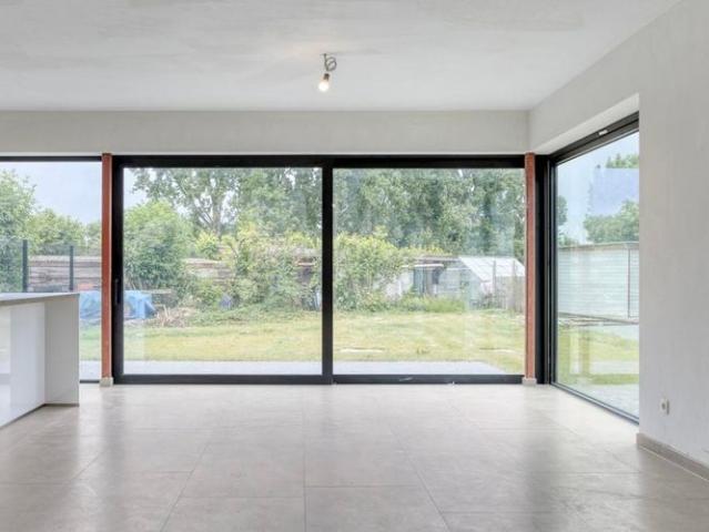 Eengezinswoning te huur in Galmaarden voor € 1.450 met 3 slaapkamers