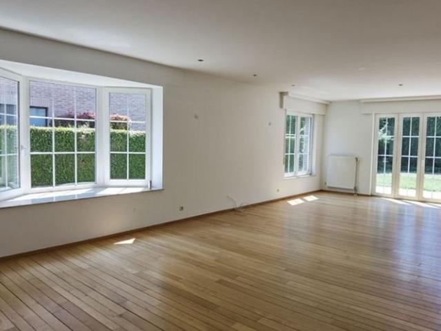 Eengezinswoning te huur in Kraainem voor € 4.200 met 5 slaapkamers