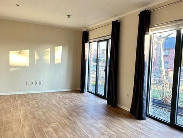 Eengezinswoning te huur in Lommel voor € 980 met 1 slaapkamer