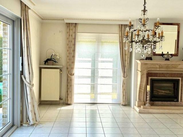 Eengezinswoning te huur in Oostkamp voor € 1.300 met 4 slaapkamers