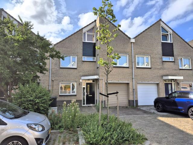 Eengezinswoning, tussenwoning te huur in Almere