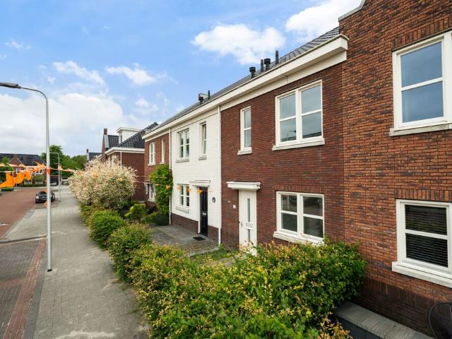 Eengezinswoning, tussenwoning te huur in Zuidland