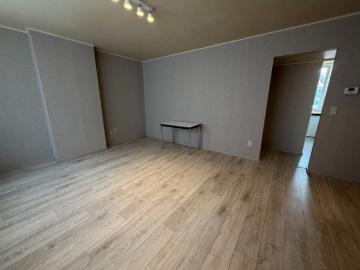 Eénslaapkamer appartement dichtbij het commercieel centrum van Blankenberge. Gelegen op het tweede verdiep in een gebouw zonder lift