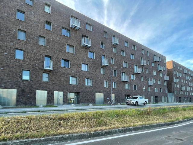 Eénslaapkamerappartement op een derde verdieping mét park.