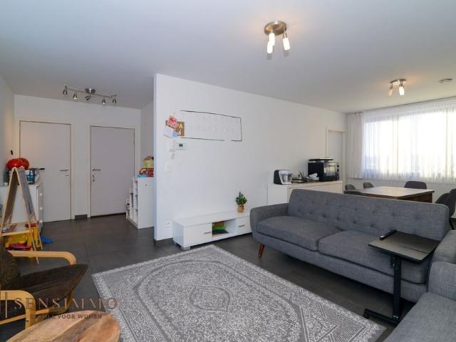 Eenslaapkamerappartement met parking en kelderberging
