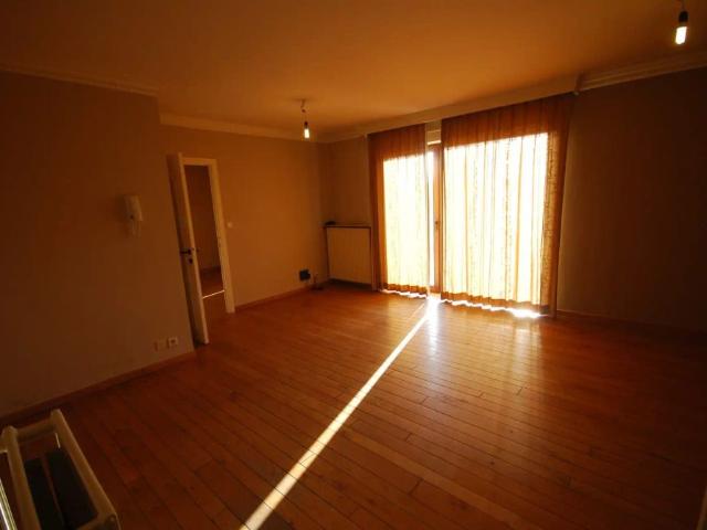 ÉÉNSLAAPKAMERAPPARTEMENT MET RUIM TERRAS