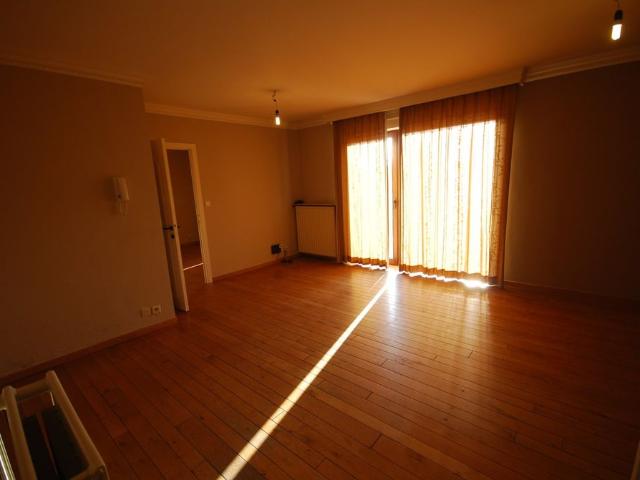 ÉÉNSLAAPKAMERAPPARTEMENT MET RUIM TERRAS