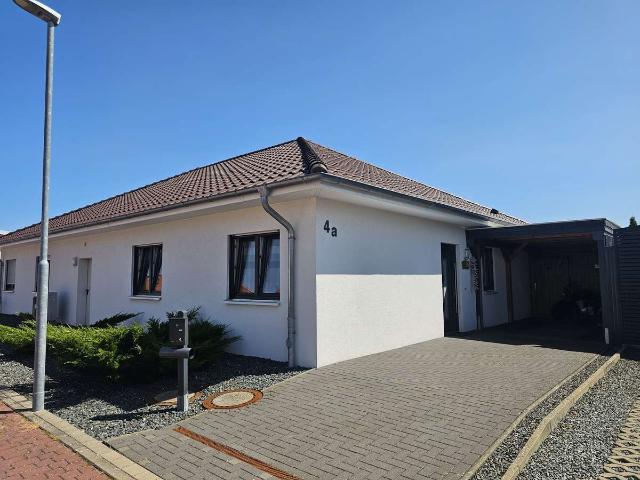 EEK A | Altersgerechtes Doppel Bungalow mit Garten und Carport