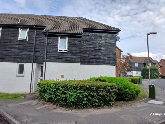 Eeklo Place, Newbury RG14, 1 bed flat to rent, £900 pcm | PrimeLocation