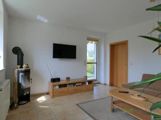 EF0431_M Dresden: Gohlis, modern möblierte 2 Zimmer Wohnung mit überdachter Terrasse zum Garten