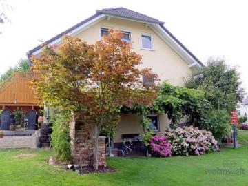 EF0468_M Dresden: Moritzburg, modern möblierte Dachwohnung mit WLAN und Mini Arbeitszimmer, Reinigungsservice möglich