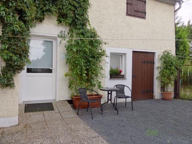 EF0475_M Dresden: Radebeul, kleines separates Apartment, möbliert, WLAN, Waschmaschine inklusive, Sitzecke im Garten