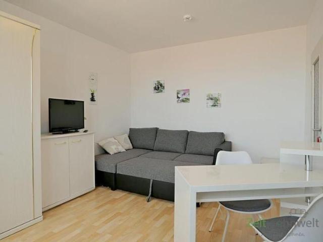 EF0612_M Dresden: Südvorstadt West, preiswerte, möblierte Whg mit Aufzug und Balkon, für Wochenendheimfahrer