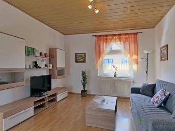EF0702_M Zwickau: Crossen, Neu renovierte und neu möblierte 2 Zimmer Whg, ruhiges Wohnhaus mit Garten