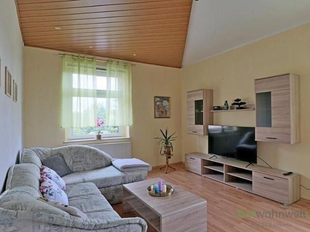 EF0750_M Zwickau: Crossen, ruhiges Wohnhaus mit Garten, neu renovierte und neu möblierte 2 Zimmer Wohnung, WLAN