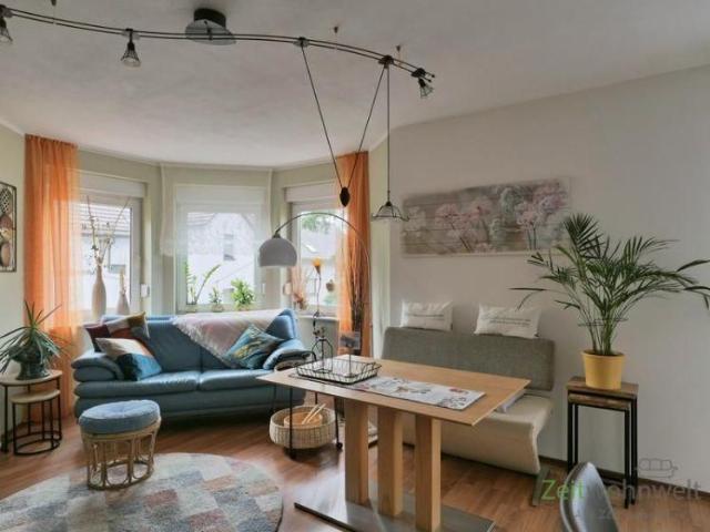EF0910_M Zwickau: Wilkau Haßlau, neu möbliertes 2 Zimmer Apartment mit Balkon, sep. Eingang, WLAN und PKW Stellplatz