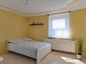 EF0934_M Zwickau: Oberplanitz, neu möbliertes Apartment mit Stellplatz, großer Küche, WLAN und eigener Waschmaschine