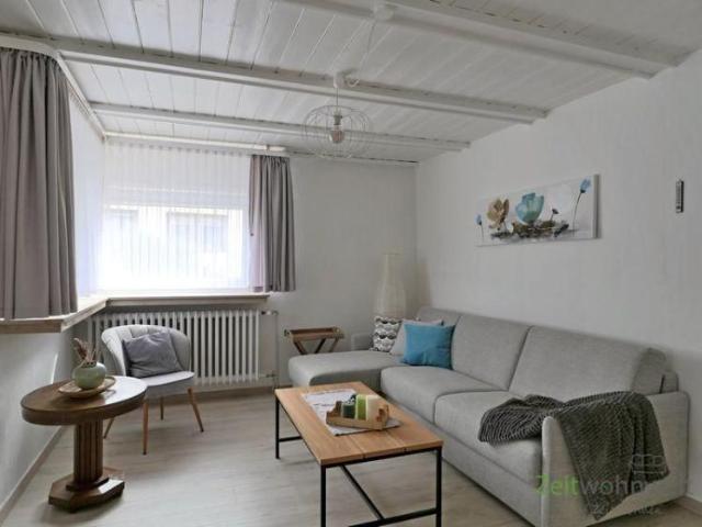 EF1017_M Kassel Stadt: Nord Holland, kleines, möbliertes Wohnhaus mit Terrasse und Grundstück, Grundreinigung inkl