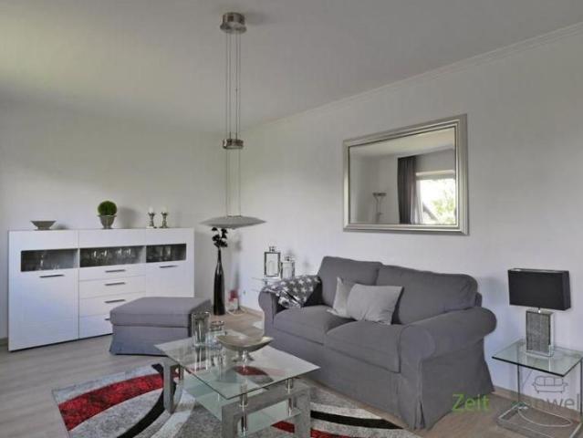 EF1036_M Kassel Stadt: Forstfeld, neu möbliertes Apartment m. sep. Hauseingang und PKW Stellplatz, ruhige Lage