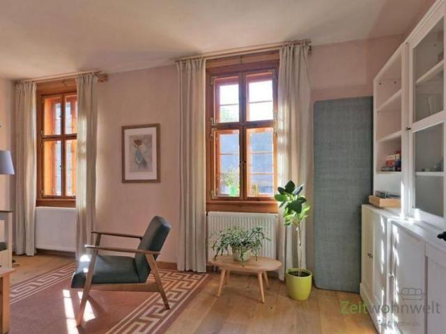 EF1096_M Jena: Scheiditz, geschmackvoll möblierte 2 Zimmer Wohnung mit Balkon in historischem Bauernhaus