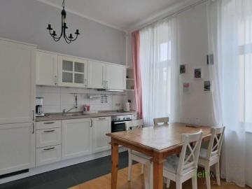 EF1118_M Dresden: Blasewitz, möblierte 2 Zimmer Wohnung mit Dusche, Wanne, PKW Stellplatz und Balkon