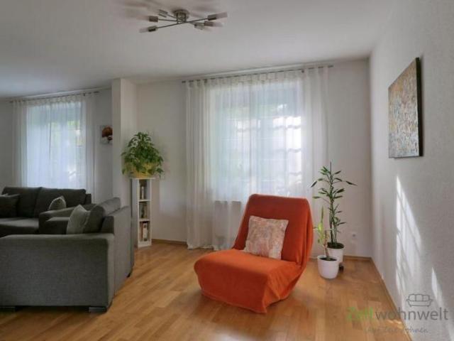 EF1156_M Dresden: Strehlen, hübsche möblierte 3 Zimmer Wohnung mit Balkon, eigenem Garten und PKW Stellplatz