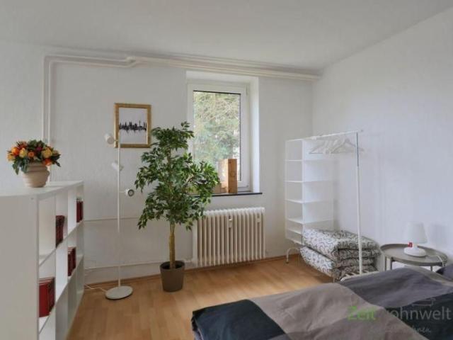 EF1217_M Kassel Stadt: Kirchditmold, möbliertes Single Apartment mit breitem, Bett, Waschmaschine und Balkon