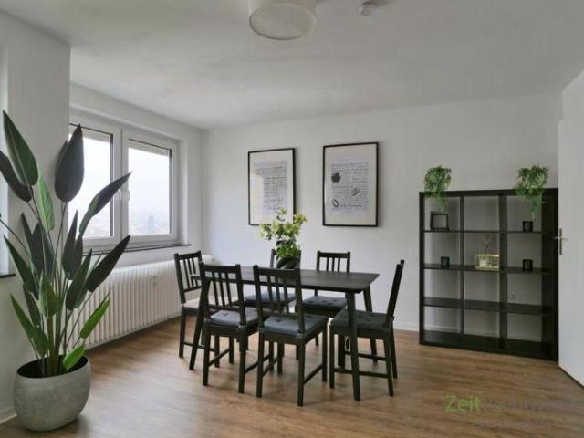 EF1219_M Kassel Stadt: Kirchditmold, moderne möblierte Dachgeschosswohnung in einer ruhigen Wohnsiedlung