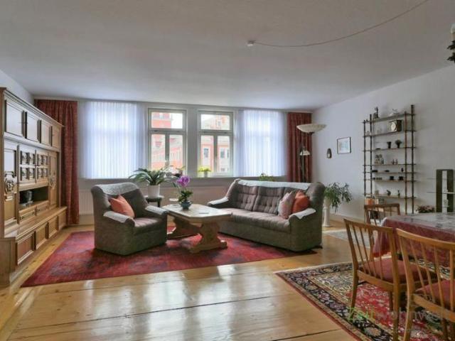 EF1260_M Gotha: Gotha, große möblierte Wohnung in einem historischem Stadthaus direkt am Hauptmarkt