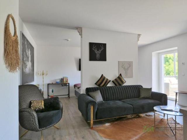 EF1263_M Magdeburg: Irxleben, möbliertes Luxusapartment im Hochparterre mit Aufzug, Balkon und PKW Stellplatz
