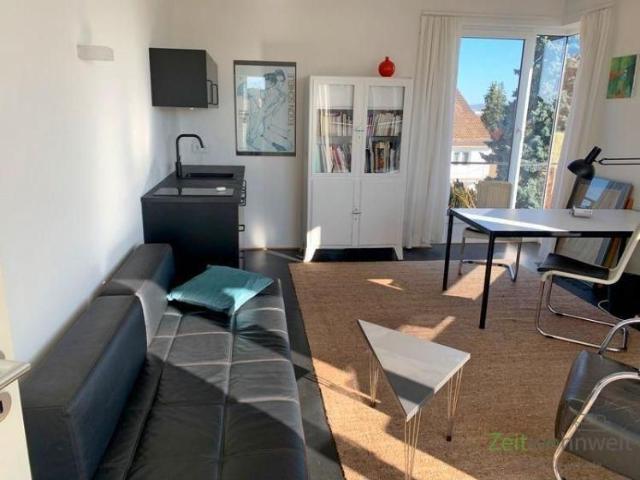 EF1353_M Kassel Stadt: Niederzwehren, neu möbliertes Apartment mit Dachbalkon in ruhiger Lage, PKW Stellplatz