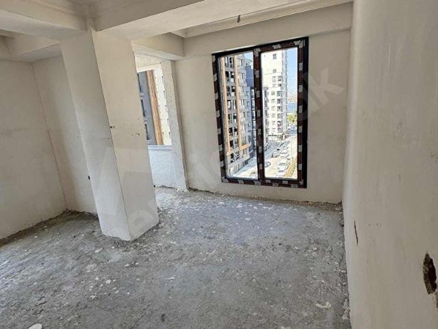 EFOR ÇOK TAN YAPIMI DEVAM EDEN SİTE İÇERİSİNDE SATILIK 2+1 DAİRE