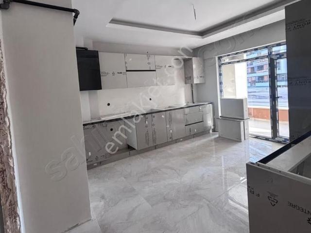 Efdal Yatırımdan Meram Halka1 Yapı Koop. Satılık 4+1 Arkat Daire