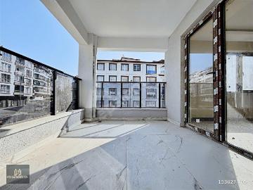 YENİ BAYINDIR MERKEZ'DE SİTE İÇİ GÜNEY CEPHE EFE GAYRİMENKUL'DEN