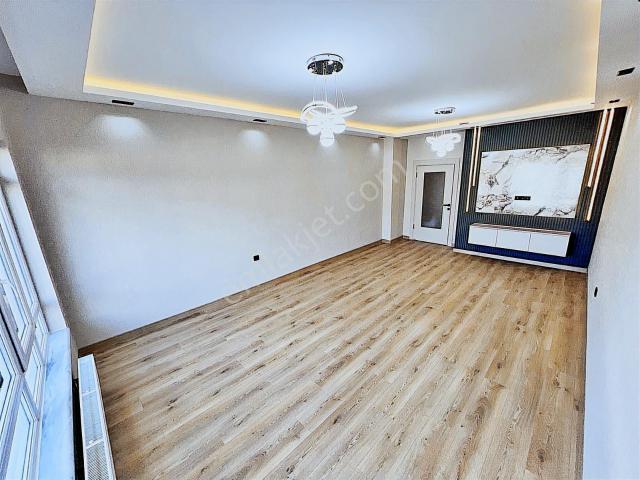 Efe Emlaktan_3+1_130m2_ultra Lüks_doğa Manzaralı_ara Kat