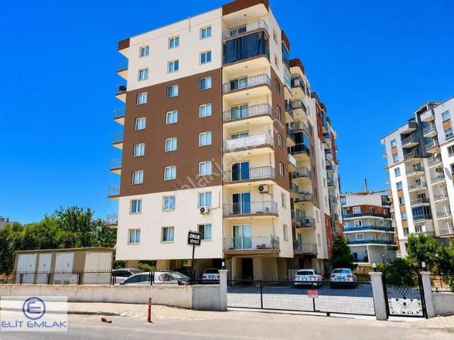 Efeler Mahallesi Işıklı Yolunda Satılık Ferah 4+1 Daire