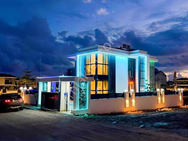 Efeler Mahallesinde Tam Müstakil Villa