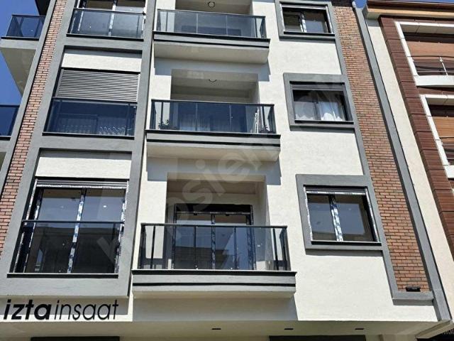 EFES SELÇUK ZEMAKS,tan ŞEHİR MERKEZİNDE 2+1 DOGALGAZLI ARA KAT