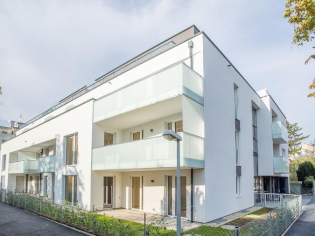 Effiziente 2 Zimmer Dachgeschosswohnung mit Terrasse | Durchdachte Aufteilung & zentrale Lage