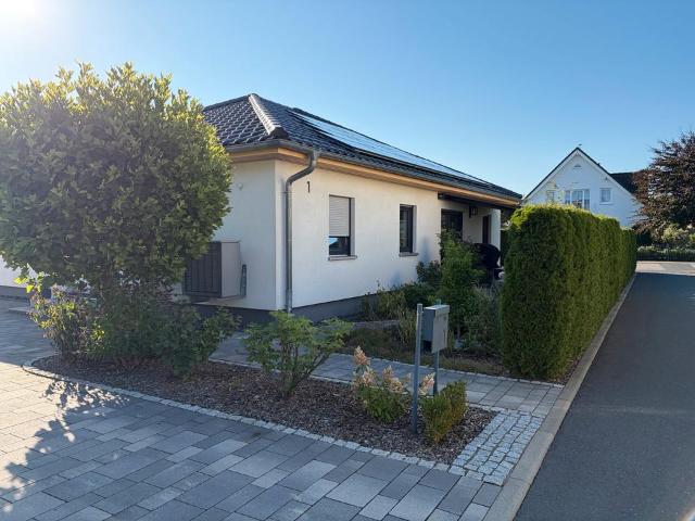 Effizientes Einfamilienhaus mit Pool & PV Anlage in Kesselsdorf